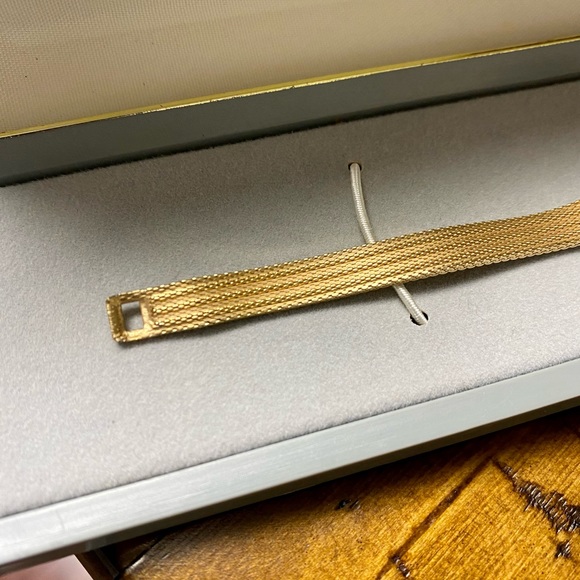 Vintage Sutton Ladies Watch with ORIGINAL BOX! main image 11